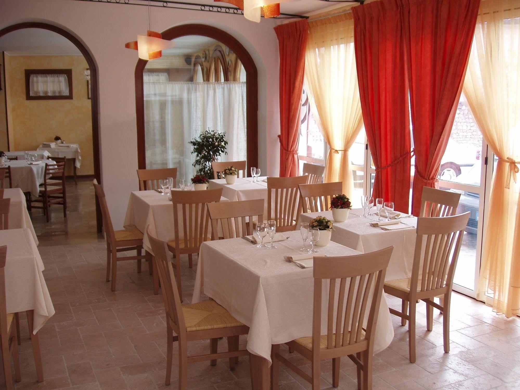 Locanda Ai Archi Di Andreola Monica Farra di Soligo Dış mekan fotoğraf